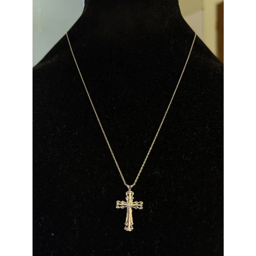 Beautiful 14K White Gold Diamond Solitaire Holy Cross Scroll Pendant Necklace - Picture 6 of 11